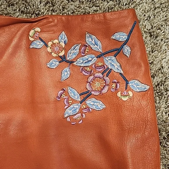 Leather skirt - Picture 3 of 9